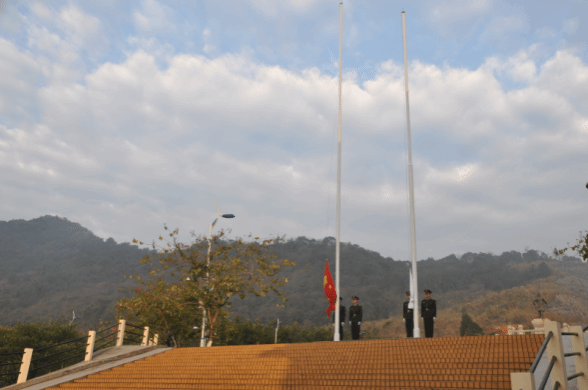 升旗仪式现场一