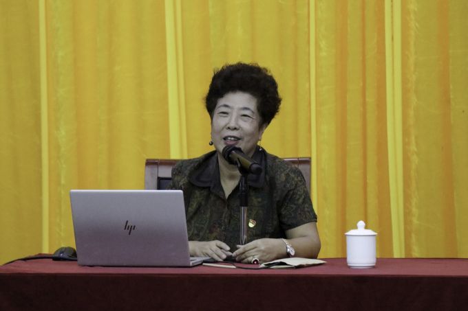 王丽荣老师 (1).jpg