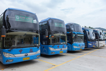 20 中旅车队整齐待发.png