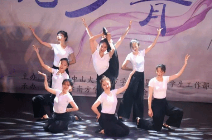 5ae18b17cb1a9.png 图片12.png