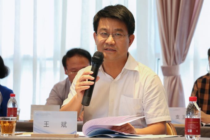 593bf11c18e55.jpg 王斌.jpg