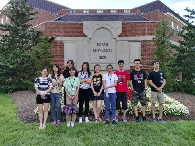 图片2 学生合影.JPG