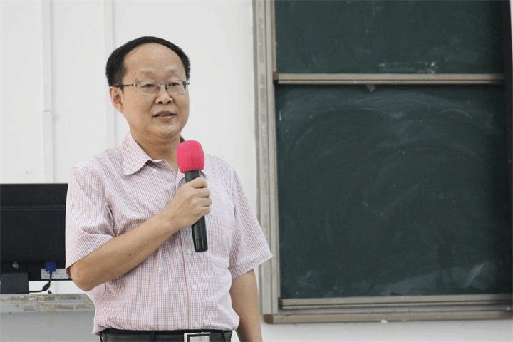 李仲飞教授演讲中1